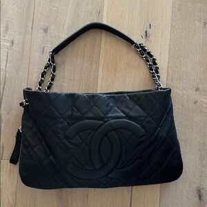 AUTHENTIC Chanel Black Quilted Caviar Leather Expandable Hobo Bag